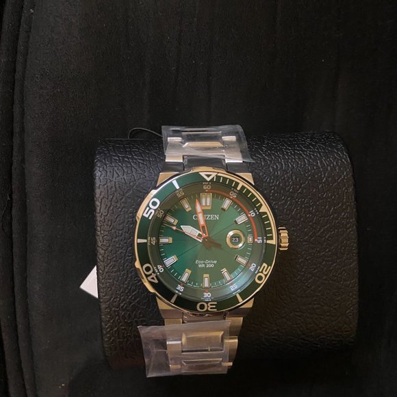 Citizen Eco-Drive  Stainless Steel Green Dial Men's Watch - Picture 8 of 9